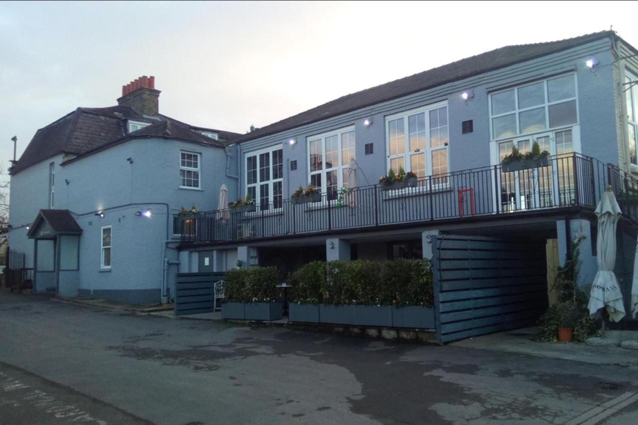 Hampton Court Hotel East Molesey Exterior foto